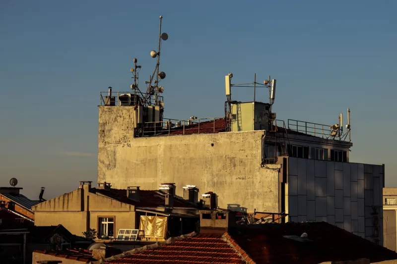 Off the Wire: The Communities Building Their Own Internet From Scratch
